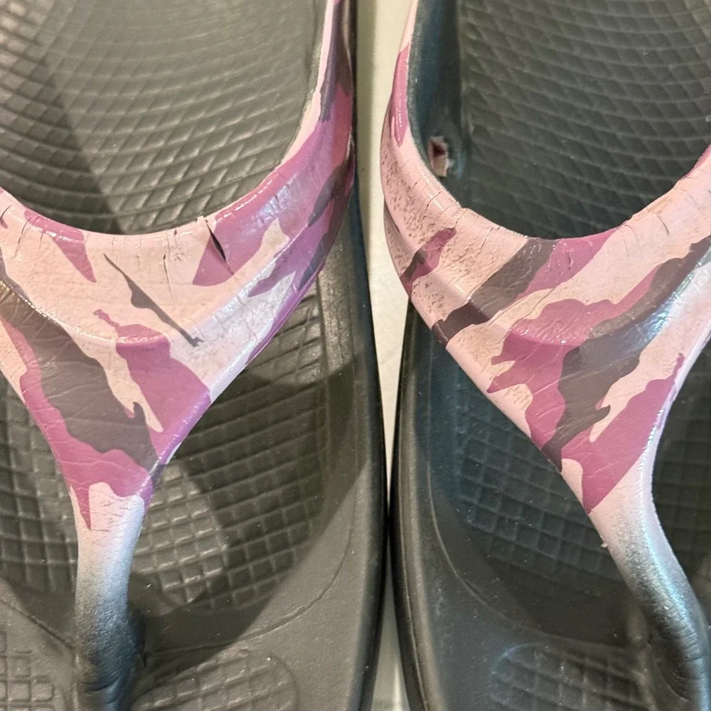 OOFOS OOriginal Recovery Sandals Womens 10 EU 41 Black‎ Purple Camo Flip Flops